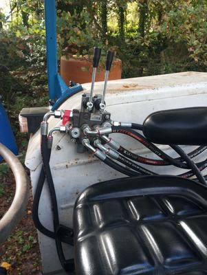 Distributeur auxiliaire Ford 5000